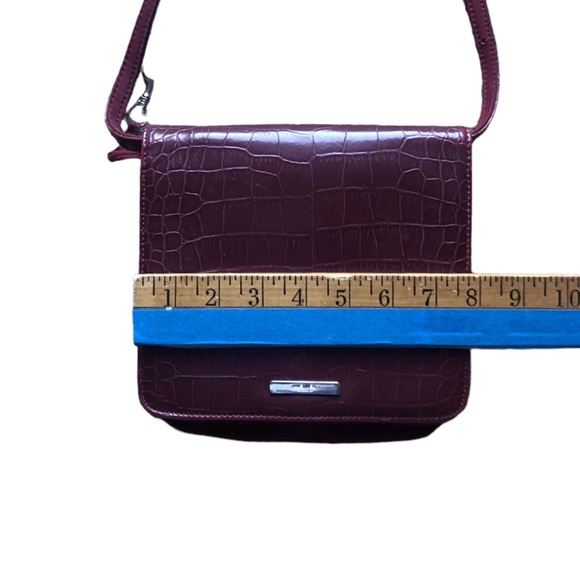Nine West Women’s Crossbody Shoulder Purse Handbag Burgundy Faux Reptile - Picture 11 of 12